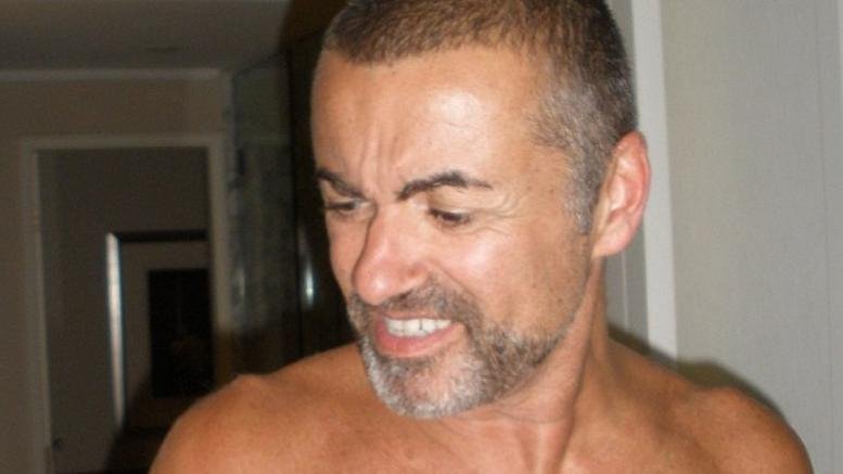 Ο Τζορτζ Μάικλ γυμνός – Τον «κρέμασε στα μανταλάκια» ο πρώην εραστής του [εικόνες] | iefimerida.gr 0