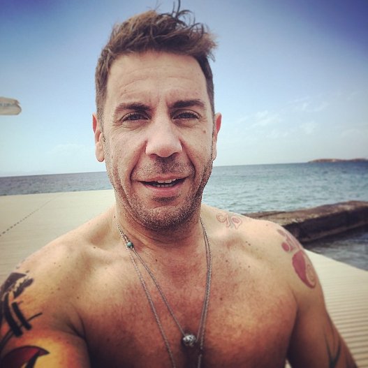 Θαρραλέος Ελληνας σταρ άρχισε από νωρίς τις βουτιές [εικόνα] | iefimerida.gr 0