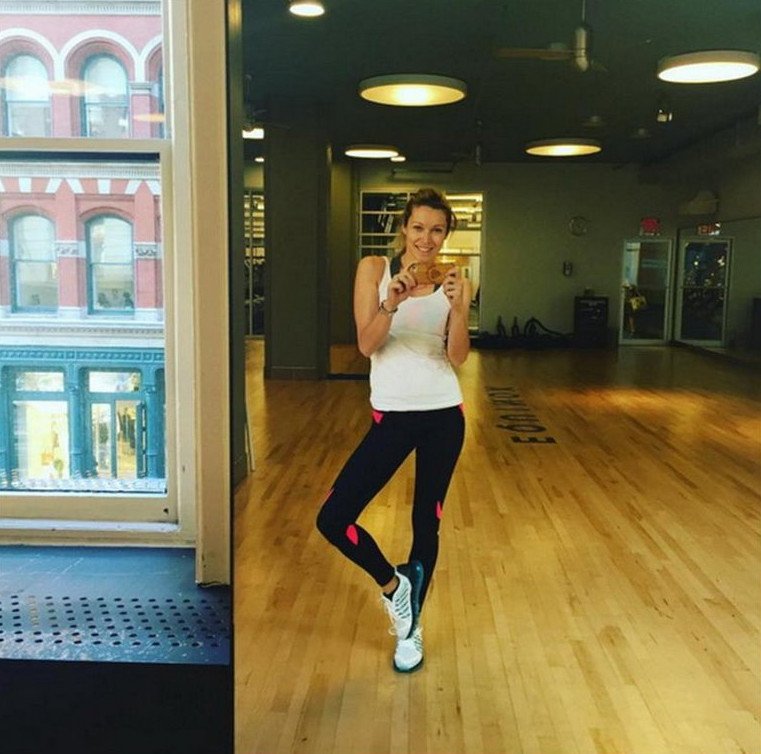 Η Χρουσαλά γυμνάζεται στη Νέα Υόρκη [εικόνα] | iefimerida.gr 0