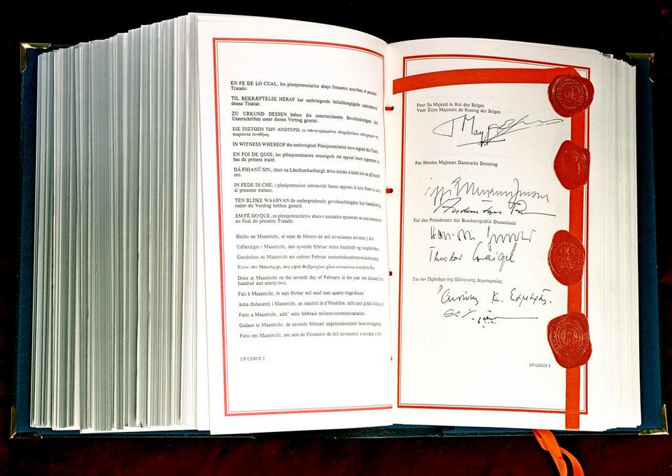 Σήμερα κλείνουν 25 χρόνια από το Σύμφωνο του Μάαστριχτ [εικόνες] | iefimerida.gr 2