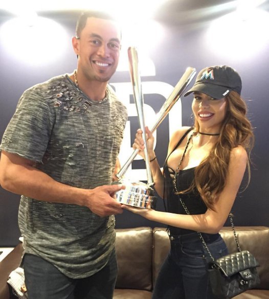 Πάρατησε το μόντελινγκ και έγινε αθλητική ρεπόρτερ - Σκέτη φωτιά στα γήπεδα [εικόνες] | iefimerida.gr 7