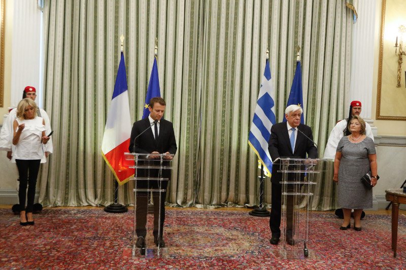Παυλόπουλος σε Μακρόν: Η Ελλάδα θα εκπληρώσει στο ακέραιο τις υποχρεώσεις της | iefimerida.gr 1