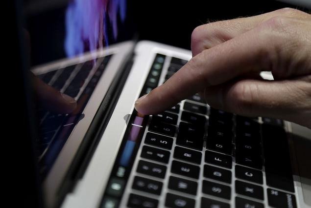 Η Apple κυκλοφόρησε τα νέα της laptop -Γιατί είναι κατά 830 ευρώ ακριβότερα από τα προηγούμενα [εικόνες] | iefimerida.gr 2