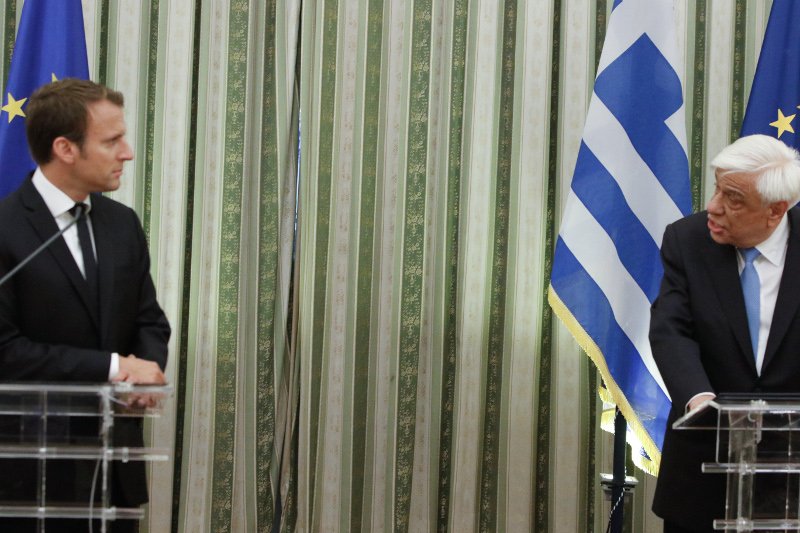 Παυλόπουλος σε Μακρόν: Η Ελλάδα θα εκπληρώσει στο ακέραιο τις υποχρεώσεις της | iefimerida.gr 0