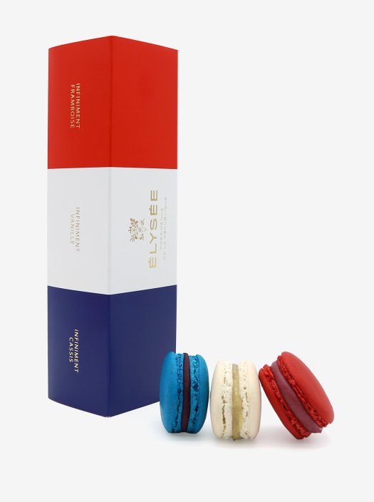 Τα μακαρόν, αξίας 19,5 ευρώ, φέρουν τα χρώματα της γαλλικής σημαίας