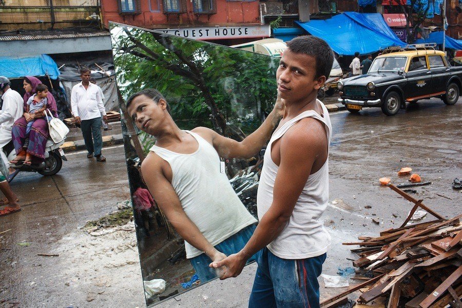 Ο κόσμος, αλλιώς: Δέκα φωτογράφοι «δρόμου» αλλάζουν τον τρόπο που βλέπουμε τις πόλεις [εικόνες] | iefimerida.gr 7