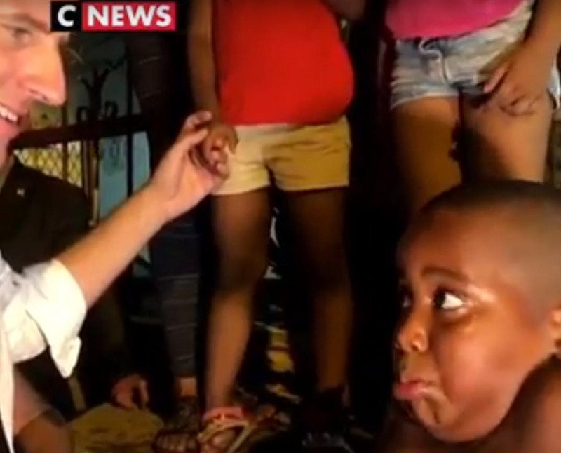 Γκάφα Μακρόν: Ρώτησε 7χρονο χωρίς ρούχα τι... καριέρα θα ακολουθήσει [βίντεο] | iefimerida.gr 0