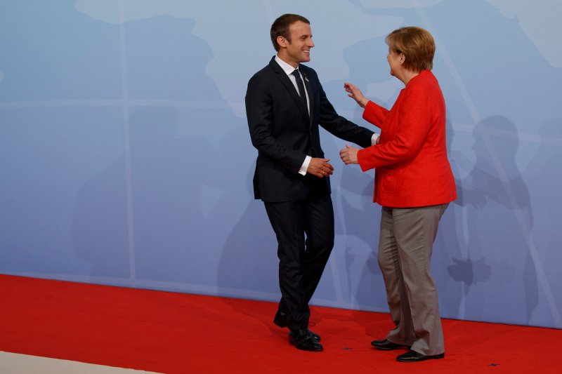 Ο Τραμπ έθεσε στον Πούτιν θέμα ρωσικής ανάμειξης στις εκλογές των ΗΠΑ -Το αρνήθηκε ο Ρώσος πρόεδρος [εικόνες & βίντεο] | iefimerida.gr 14