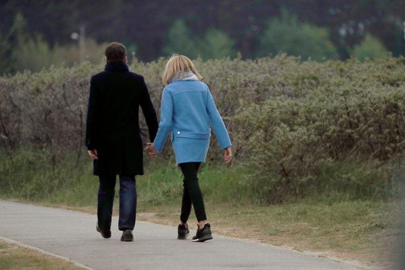 Η τελευταία βόλτα του Εμμανουέλ Μακρόν πριν τις εκλογές -Φαβορί με 24,5% [εικόνες] | iefimerida.gr 1