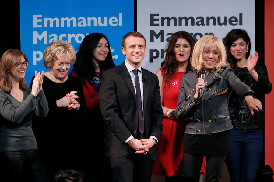 Τα καυτά φιλιά του Εμμανουέλ Μακρόν με την κατά 24 χρόνια μεγαλύτερη σύζυγό του [εικόνες] | iefimerida.gr 7