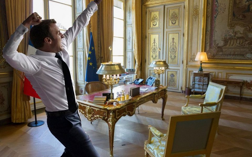 Το Twitter λάτρεψε τον πανηγυρισμό του Μακρόν για το Μουντιάλ [εικόνες] | iefimerida.gr 6