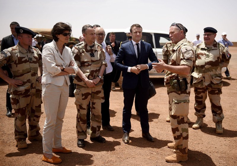 Οι τζιχαντιστές απειλούν με αιματοκύλισμα τη Γαλλία: «Ανατινάξτε τους!» [εικόνες] | iefimerida.gr 1