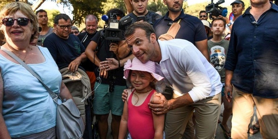 Μαυρισμένος Μακρόν -20 ημέρες διακοπές σε πύργο, με την Μπριζίτ [εικόνες] | iefimerida.gr 5