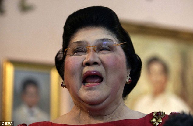 Η θρυλική συλλογή κοσμημάτων της Ιμέλντα Μάρκος, της καλλονής συζύγου ενός δικτάτορα [εικόνες] | iefimerida.gr 10