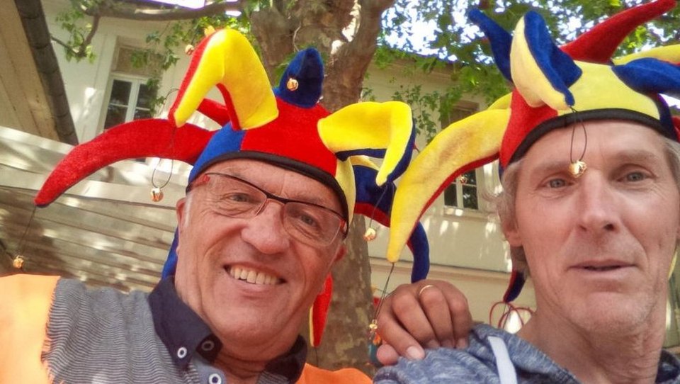 Οι «τρελοί» στους δρόμους: Πορείες διαμαρτυρίας από άτομα με ψυχικές διαταραχές [εικόνες] | iefimerida.gr 0