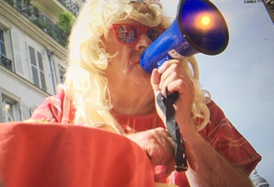 Οι «τρελοί» στους δρόμους: Πορείες διαμαρτυρίας από άτομα με ψυχικές διαταραχές [εικόνες] | iefimerida.gr 6