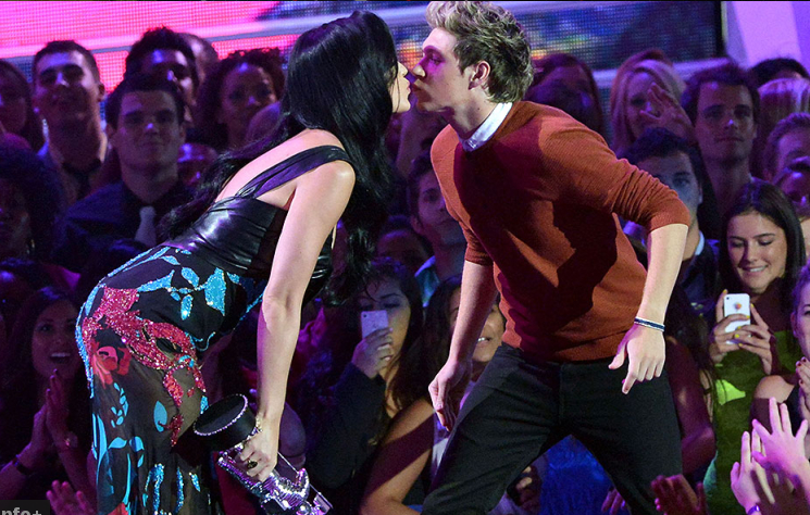 MTV Music Video Awards 2012: Οι νικητές, οι χαμένοι και τα αστέρια της βραδιάς [εικόνες] | iefimerida.gr 15