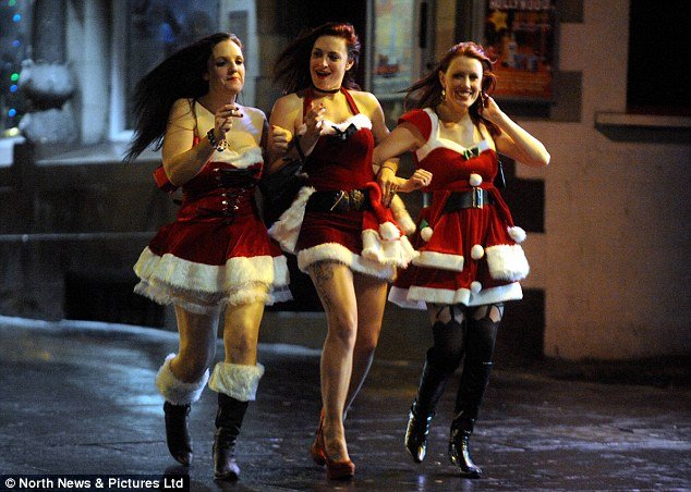Mad Friday:Ποτό, σεξ & καβγάδες στους δρόμους της Βρετανίας την πιο κολασμένη νύχτα του χρόνου [εικόνες]  | iefimerida.gr 1