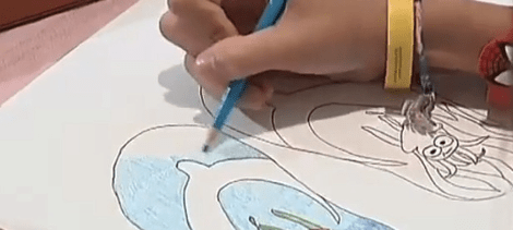 Το success story μιας 16χρονης επιχειρηματία -Πώς κατόρθωσε να βγάλει εκατομμύρια πουλώντας σαγιονάρες με ζωγραφιές [εικόνες] | iefimerida.gr 5