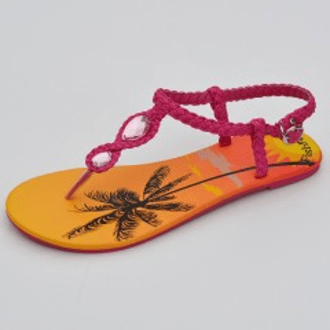 Το success story μιας 16χρονης επιχειρηματία -Πώς κατόρθωσε να βγάλει εκατομμύρια πουλώντας σαγιονάρες με ζωγραφιές [εικόνες] | iefimerida.gr 6