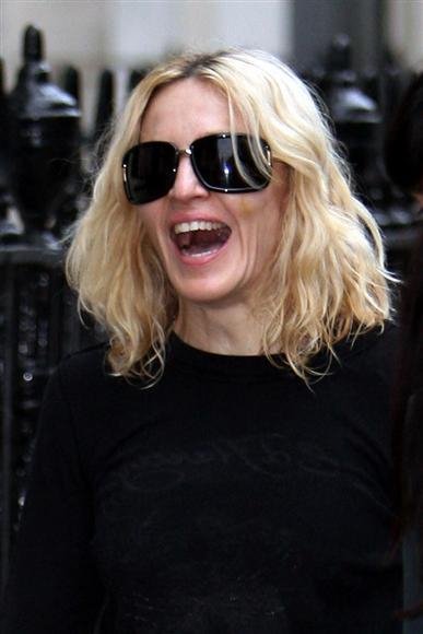 Ξέχνα τα λαμπερά χαμόγελα – 7 διάσημοι σε γκριμάτσες για πολλά γέλια [εικόνες] | iefimerida.gr 2