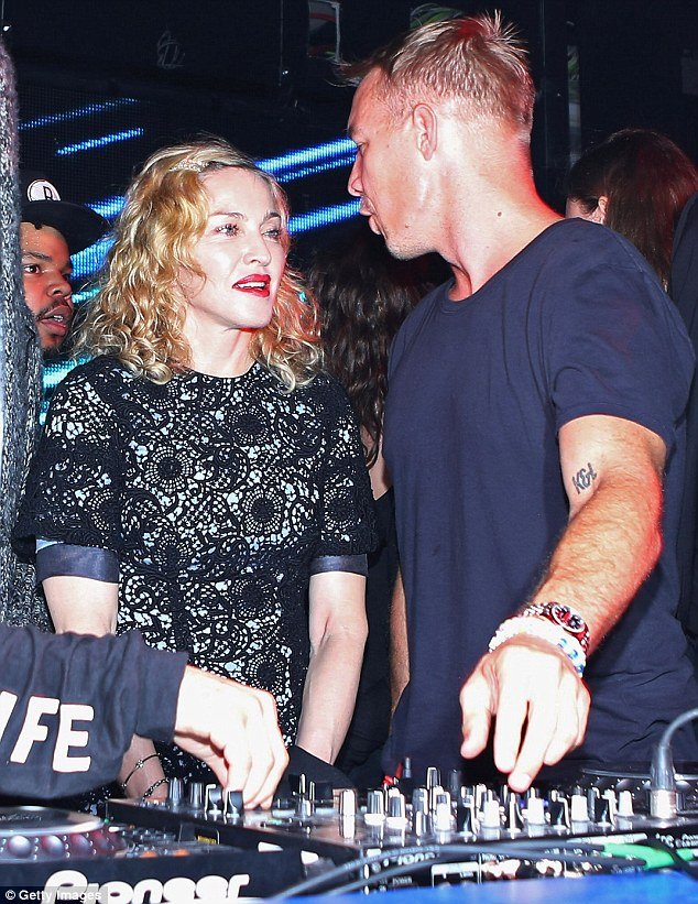 Η Μαντόνα τα έδωσε όλα -Επαιξε μουσική και χόρεψε μέχρι τελικής πτώσης σε κλαμπ της Νέας Υόρκης [εικόνες] | iefimerida.gr 1