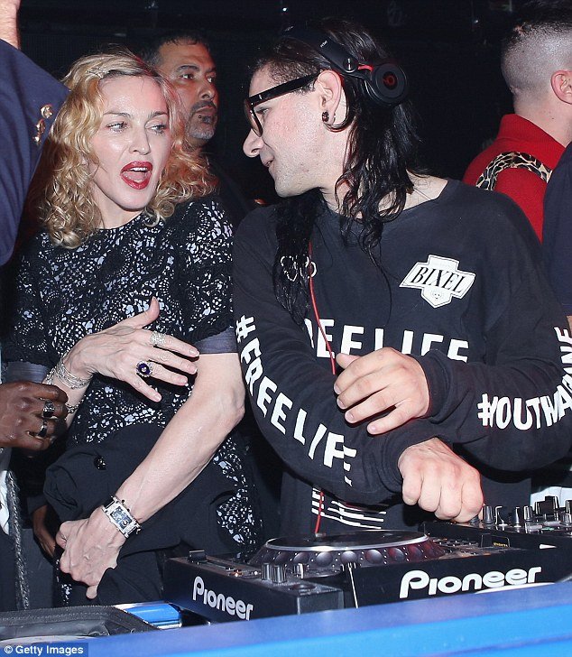 Η Μαντόνα τα έδωσε όλα -Επαιξε μουσική και χόρεψε μέχρι τελικής πτώσης σε κλαμπ της Νέας Υόρκης [εικόνες] | iefimerida.gr 2