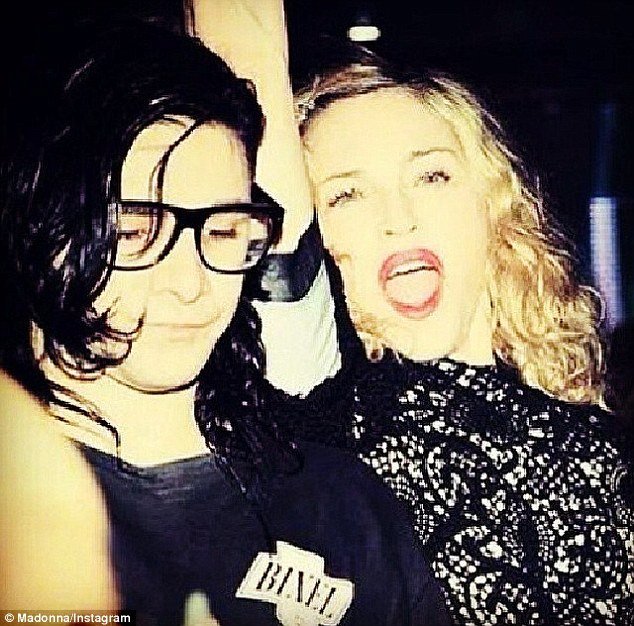 Η Μαντόνα τα έδωσε όλα -Επαιξε μουσική και χόρεψε μέχρι τελικής πτώσης σε κλαμπ της Νέας Υόρκης [εικόνες] | iefimerida.gr 3