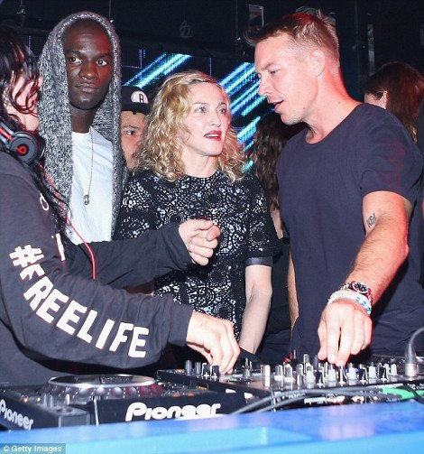 Η Μαντόνα τα έδωσε όλα -Επαιξε μουσική και χόρεψε μέχρι τελικής πτώσης σε κλαμπ της Νέας Υόρκης [εικόνες] | iefimerida.gr 0