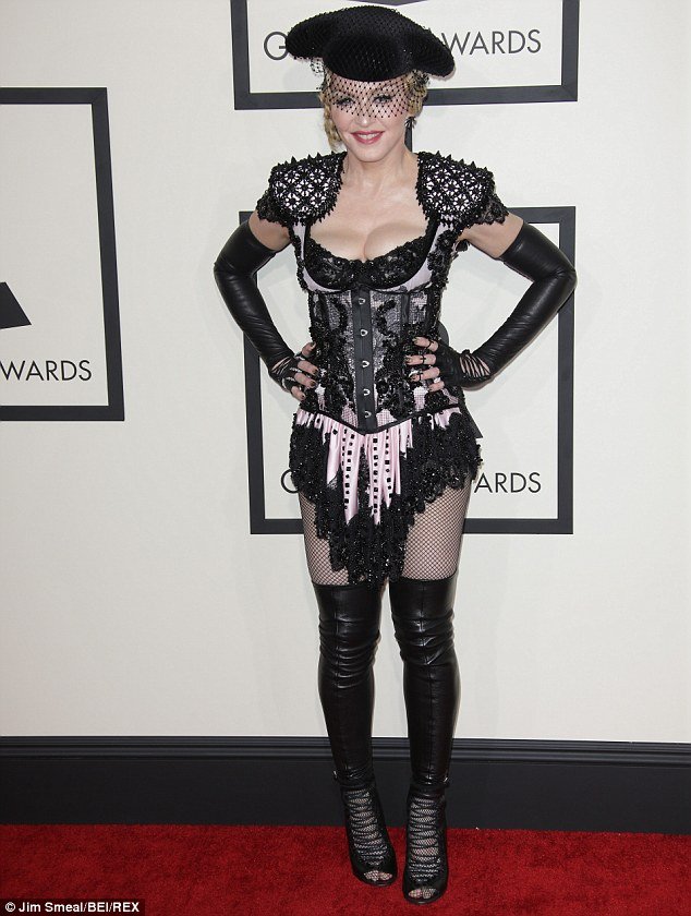 Μαντόνα: Ο Κέινι Γουέστ είναι η νέα Μαντόνα, η μαύρη Μαντόνα [εικόνες] | iefimerida.gr 3