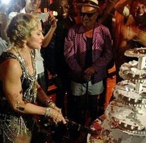 Χλιδή, κιτς, εκκεντρικές παρουσίες και μια Κέιτ Μος εκτός ορίων: Τι συνέβη στο πάρτι γενεθλίων της Μαντόνα [εικόνες] | iefimerida.gr 9