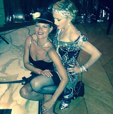 Χλιδή, κιτς, εκκεντρικές παρουσίες και μια Κέιτ Μος εκτός ορίων: Τι συνέβη στο πάρτι γενεθλίων της Μαντόνα [εικόνες] | iefimerida.gr 2