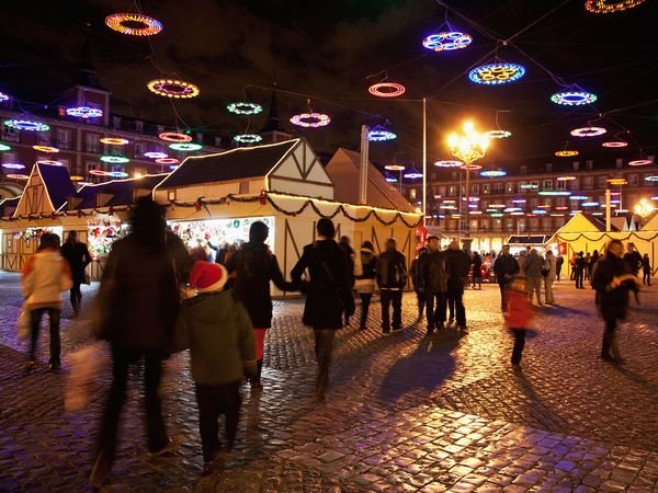 Ο κόσμος υποδέχθηκε το νέο έτος - Οι πιο εντυπωσιακά στολισμένες πόλεις για φέτος [εικόνες] | iefimerida.gr 8