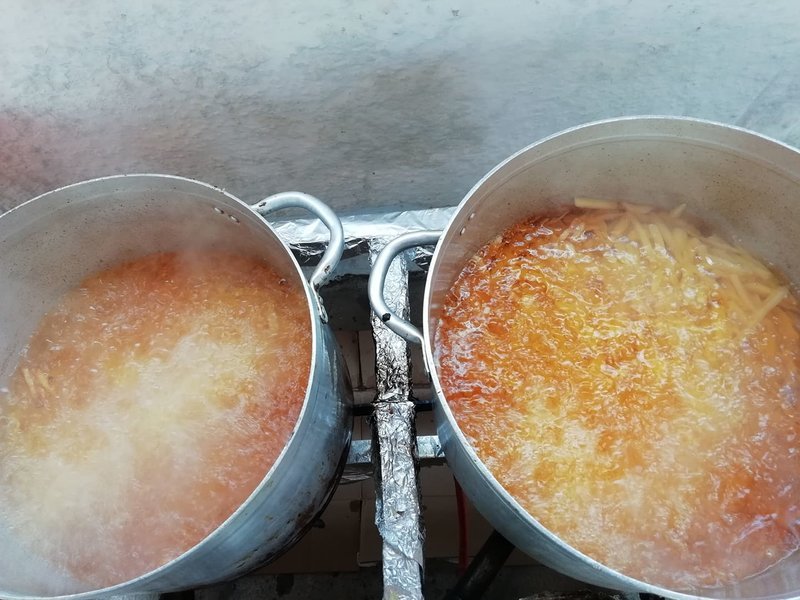 Μία αλλιώτικη Τσικνοπέμπτη στη Νάξο: Το διονυσιακό έθιμο που ξορκίζει το κακό [εικόνες & βίντεο] | iefimerida.gr 3