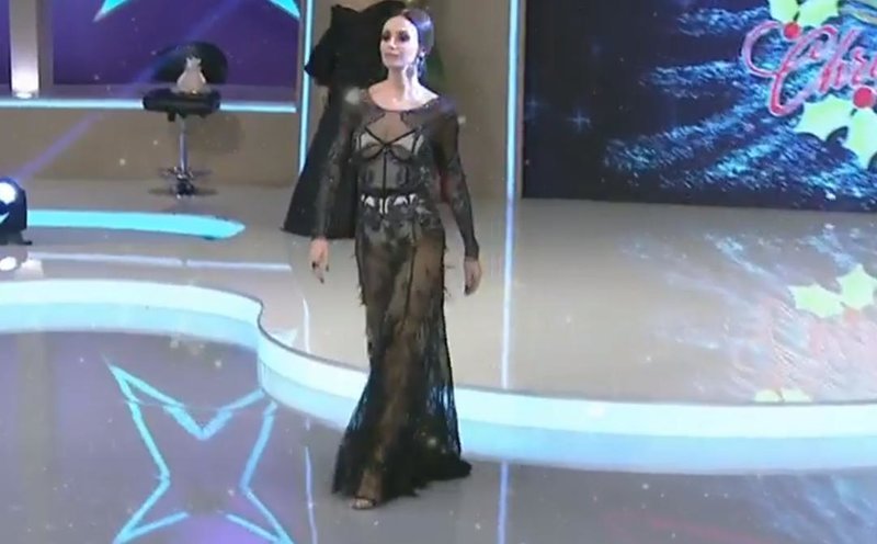 Μy Style Rocks: Εντυπωσιακή εμφάνιση για την Μπέττυ Μαγγίρα -Με διάφανη τουαλέτα και κορμάκι [εικόνες] | iefimerida.gr 1