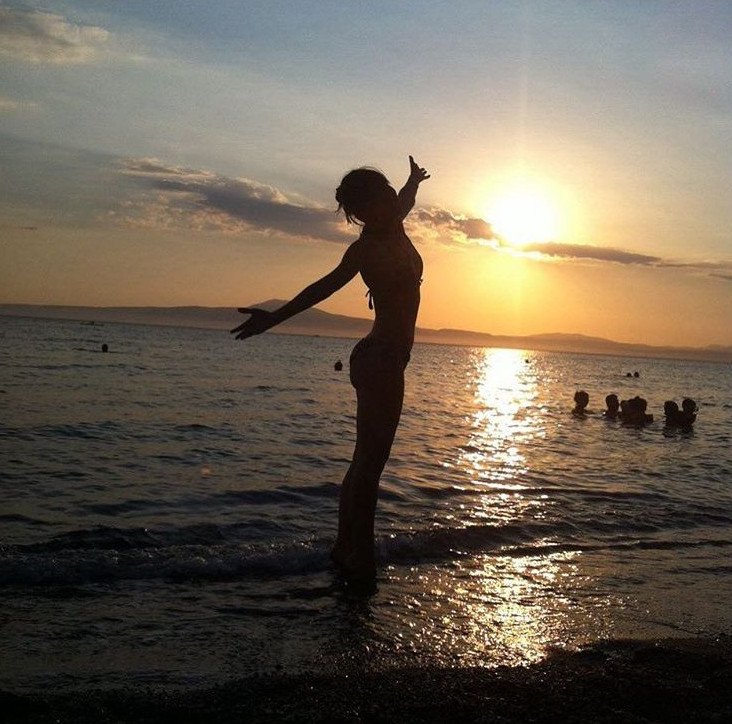 Η «Μαρία Η Ασχημη» τρελαίνει το Instagram με τις φωτογραφίες της με μαγιό [εικόνες] | iefimerida.gr 4