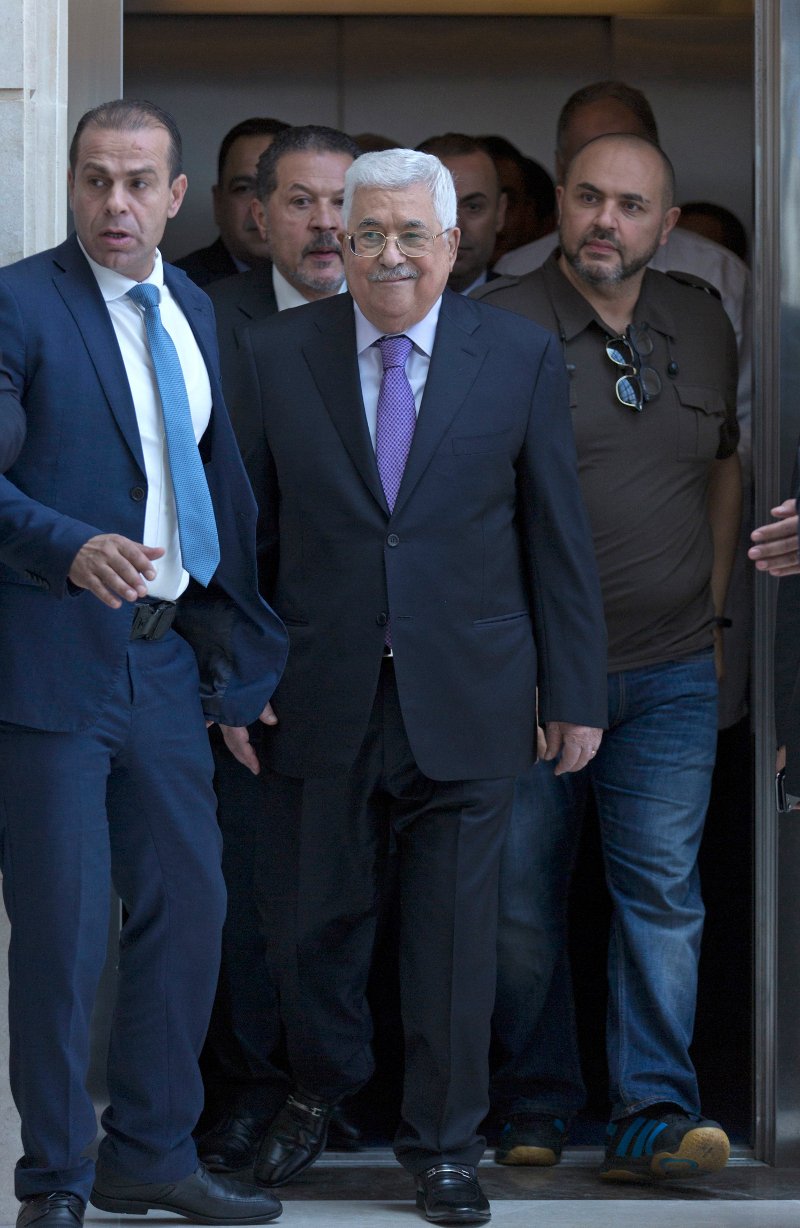 Δύο φορές στο νοσοκομείο μέσα σε ένα μήνα ο Μαχμούντ Αμπάς- Εκανε θεραπεία για πνευμονία | iefimerida.gr 0