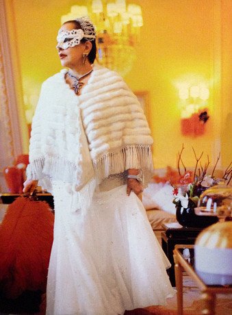 H πριγκίπισσα που έκανε λογαριασμούς εκατομμυρίων ψωνίζοντας, αλλά «ξεχνούσε» να πληρώσει [εικόνες] | iefimerida.gr 1