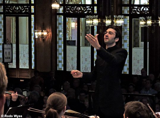 Δύο πασχαλινές συναυλίες με την περίφημη ορχήστρα του Κλάουντιο Αμπάντο στο Μέγαρο Μουσικής [εικόνες] | iefimerida.gr 1
