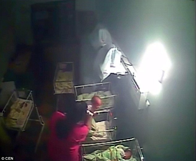 Βουλγαρία: Μαία χτύπησε νεογέννητο επειδή έκλαιγε -Το συγκλονιστικό βίντεο της κακοποίησης [εικόνες & βίντεο] | iefimerida.gr 1