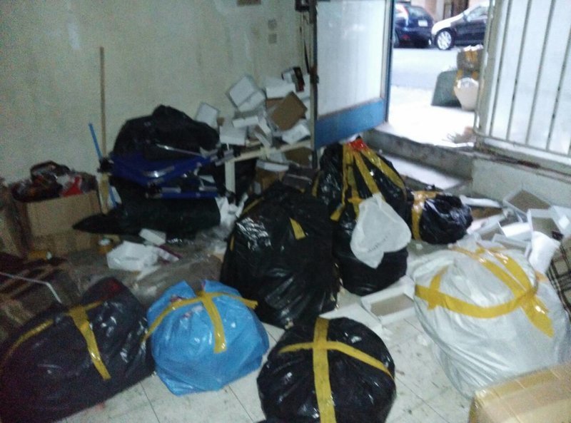 Θα γέμιζαν την αγορά με «μαϊμούδες» -Το ΣΔΟΕ εντόπισε χιλιάδες παραποιημένα προϊόντα στην Καλλιθέα [εικόνες] | iefimerida.gr 5