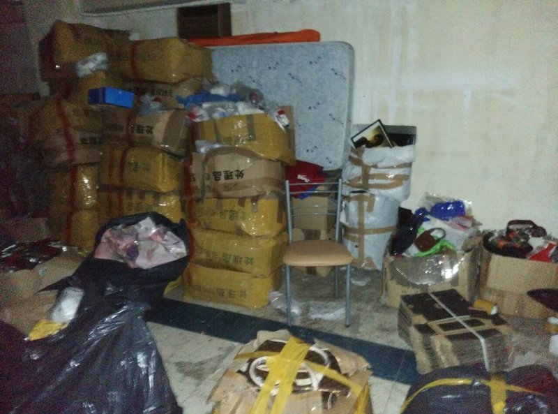 Θα γέμιζαν την αγορά με «μαϊμούδες» -Το ΣΔΟΕ εντόπισε χιλιάδες παραποιημένα προϊόντα στην Καλλιθέα [εικόνες] | iefimerida.gr 3