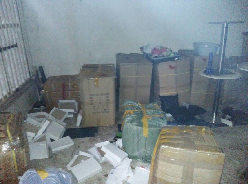 Θα γέμιζαν την αγορά με «μαϊμούδες» -Το ΣΔΟΕ εντόπισε χιλιάδες παραποιημένα προϊόντα στην Καλλιθέα [εικόνες] | iefimerida.gr 1