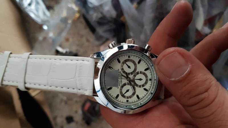 Θα γέμιζαν την αγορά με «μαϊμούδες» -Το ΣΔΟΕ εντόπισε χιλιάδες παραποιημένα προϊόντα στην Καλλιθέα [εικόνες] | iefimerida.gr 0