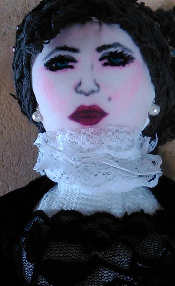 Κρατούμενες των φυλακών Θήβας φτιάχνουν κούκλες και τις εκθέτουν [εικόνες] | iefimerida.gr 2