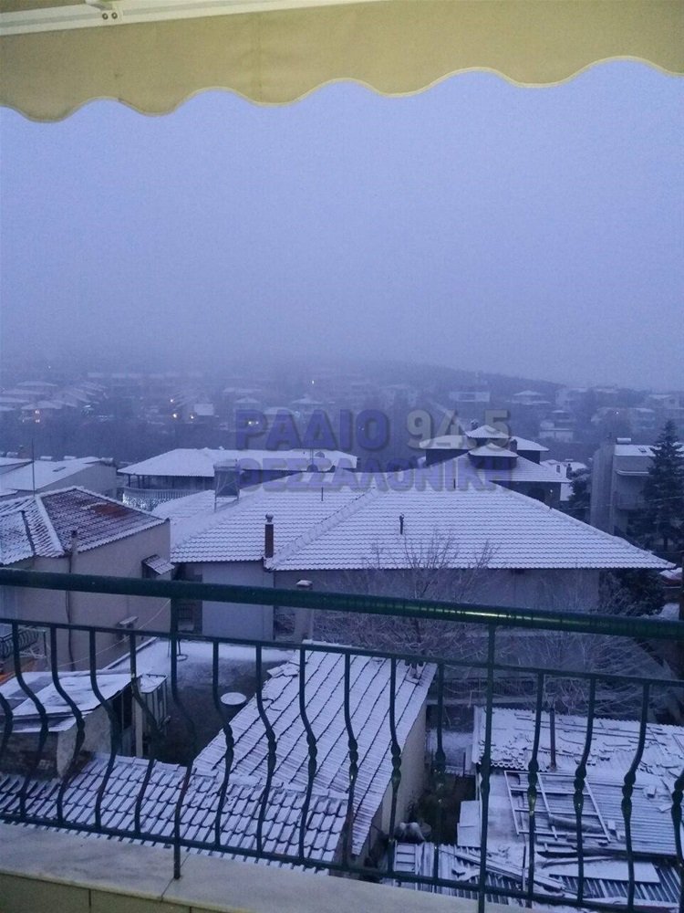 Χιονίζει στο Φίλυρο