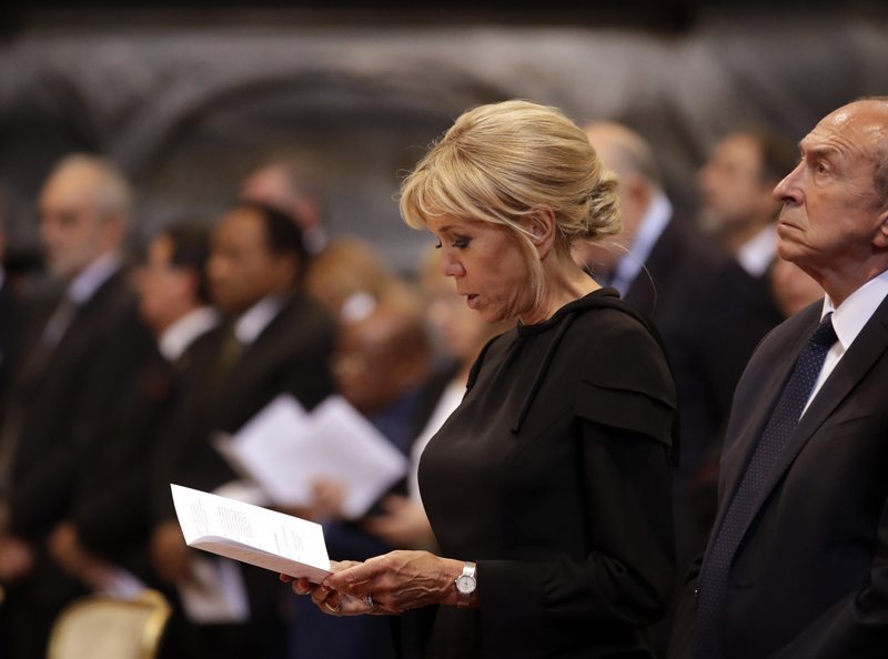 Το κρύο αστείο του Μακρόν που πάγωσε τον Πάπα Φραγκίσκο [βίντεο] | iefimerida.gr 2