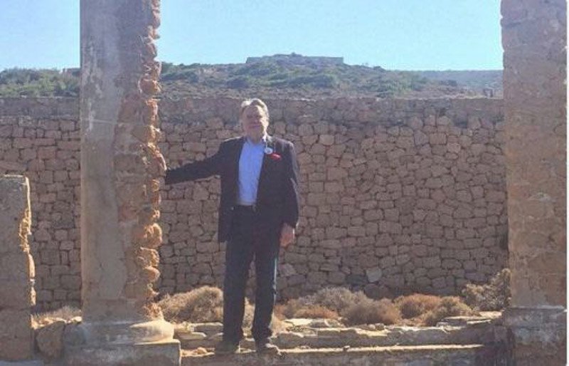 Οι δύο όψεις του ΣΥΡΙΖΑ: Ο Τσίπρας στον Τραμπ, οι υπουργοί στη Μακρόνησο [εικόνες] | iefimerida.gr 2