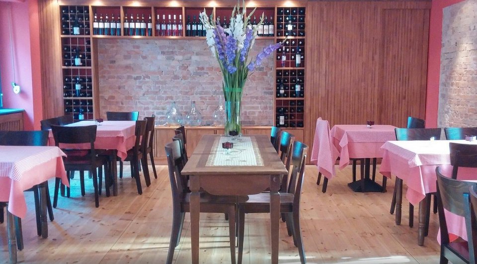 «Σοϊμπλέξιτ» και «Τροϊκεξολοθρευτής» -Πιάτα με έμπνευση από την κρίση σερβίρει ελληνικό εστιατόριο στο Βερολίνο [εικόνες] | iefimerida.gr 0