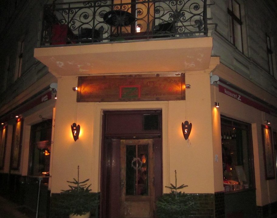 «Σοϊμπλέξιτ» και «Τροϊκεξολοθρευτής» -Πιάτα με έμπνευση από την κρίση σερβίρει ελληνικό εστιατόριο στο Βερολίνο [εικόνες] | iefimerida.gr 7